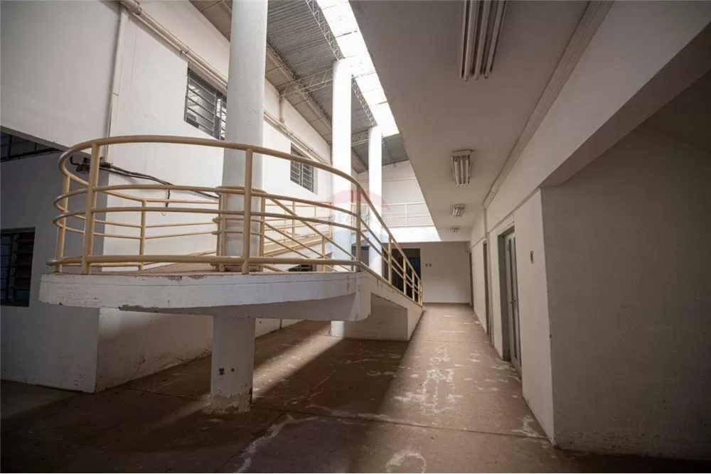 VENDO EDIFICIO DE DEPOSITOS Y OFICINAS!! 770,000 USD — foto 3