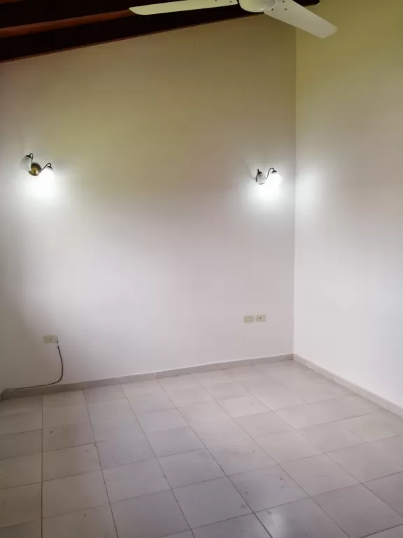 ALQUILO DUPLEX EN LUQUE ZONA FERROCARIL, SUPER6, MORA CUE, VELLA VISTA — foto 2