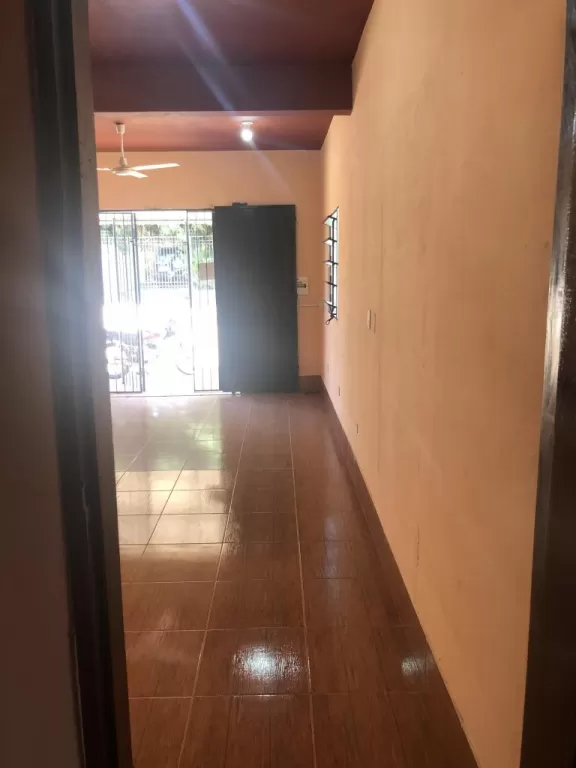 ALQUILO AMPLIO SALÓN EN ÑEMBY — foto 3