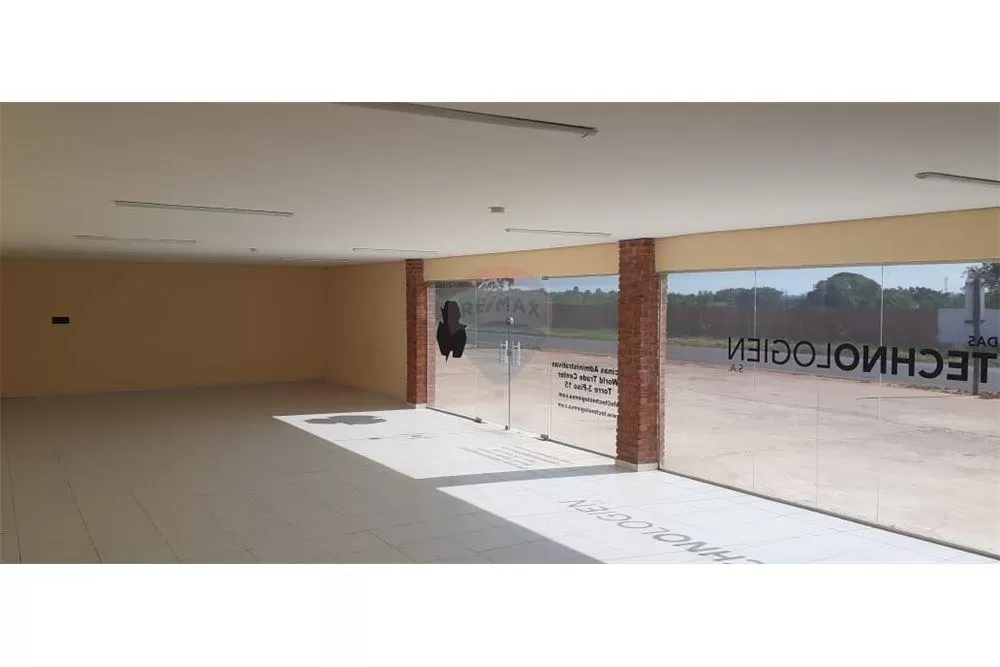 DEPÓSITO Y SHOWROOM EN LIMPIO — foto 3
