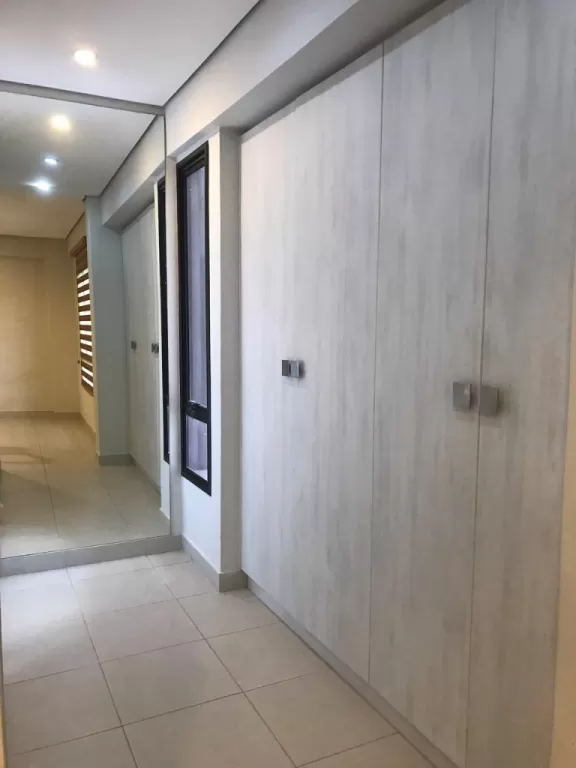 VENDO AMPLIO DEPARTAMENTO – ZONA CENTENARIO — foto 3