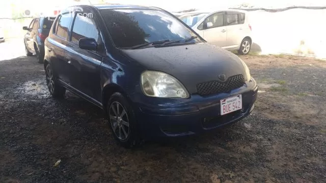 Toyota Vitz 2003 — foto 2