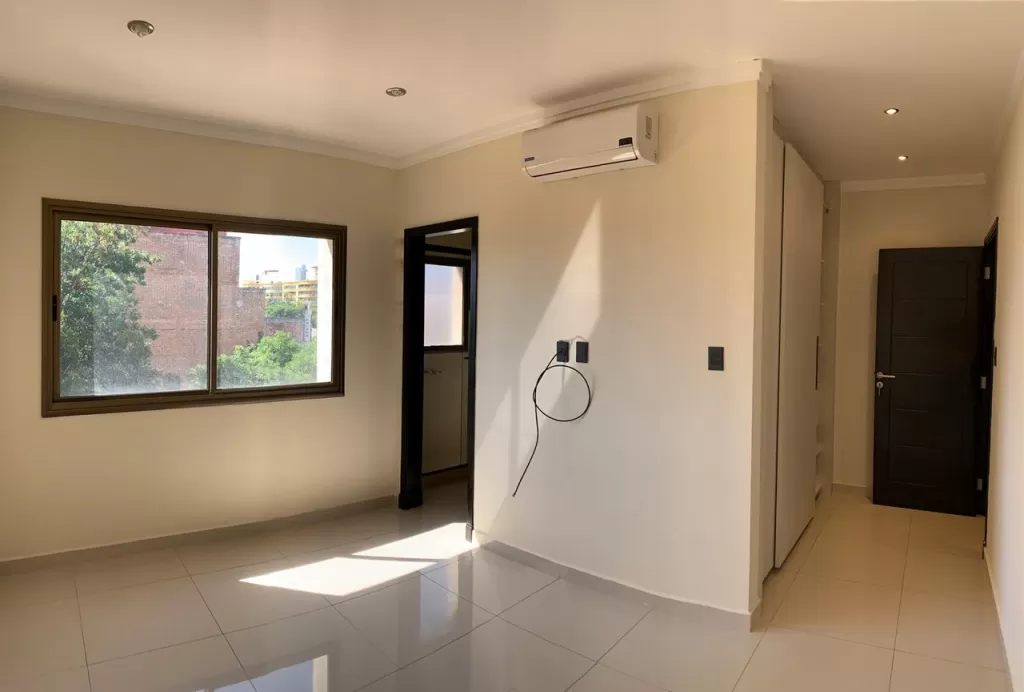 EDIFICIO DOMINICACARMELITAS: LUJOSO DEPTO, 3 SUITES, + 2 COCHERAS - 2.000 USD+IVA. — foto 2