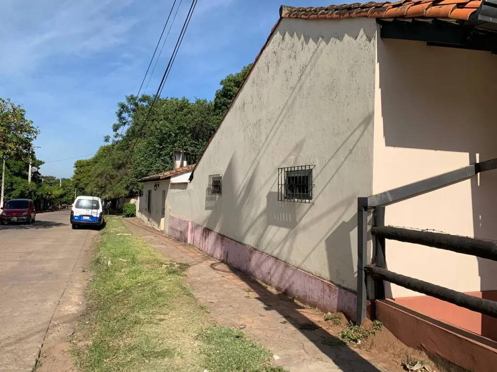 Se vende Importante Propiedad en el Centro, el lugar más Comercial de Limpio. — foto 2