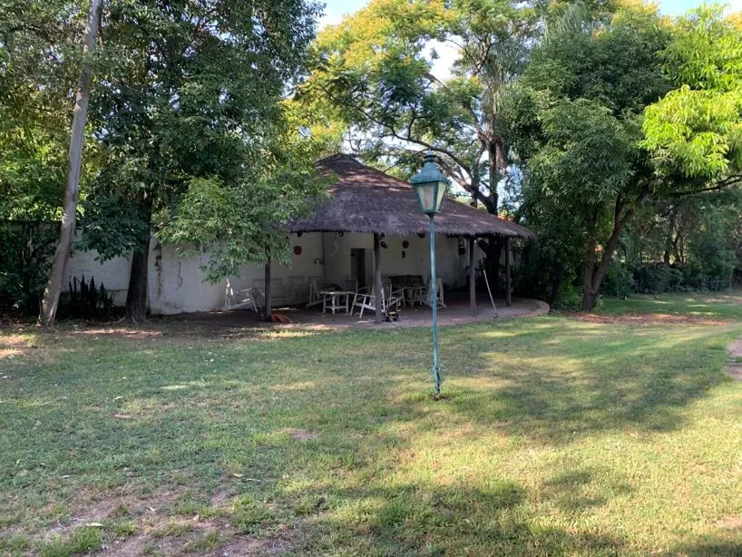 Se vende Importante Propiedad en el Centro, el lugar más Comercial de Limpio. — foto 3