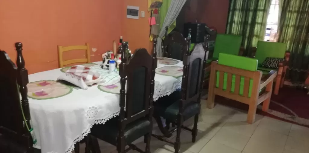 VENDO CASA CURVA ROMERO. LUQUE.DOS TERRENOS JUNTOS. — foto 2