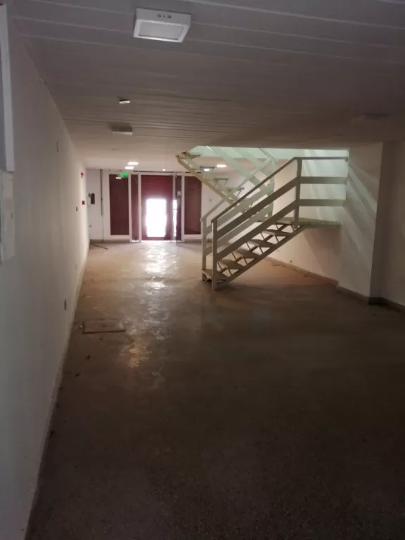 Se alquilan locales comerciales en el centro — foto 3