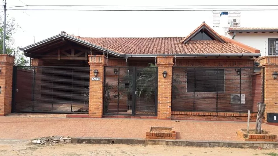 VENDO HERMOSA CASA EN FERNANDO DE LA MORA ZONA NORTE COD 2791 — foto 2