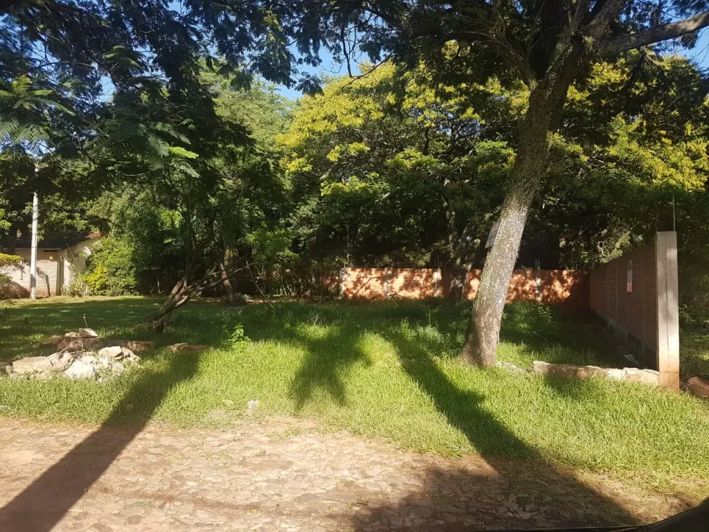 VENDO EN LUQUE TERRENO EN ESQUINA — foto 2