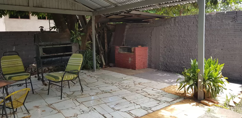 Alquilo Hermosa CASA con patio y quincho — foto 3