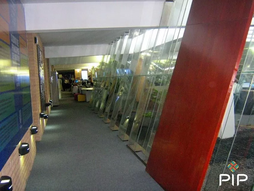 Alquilo 1.200 m2 de oficinas amobladas - Villa Elisa. Cod: GM — foto 2