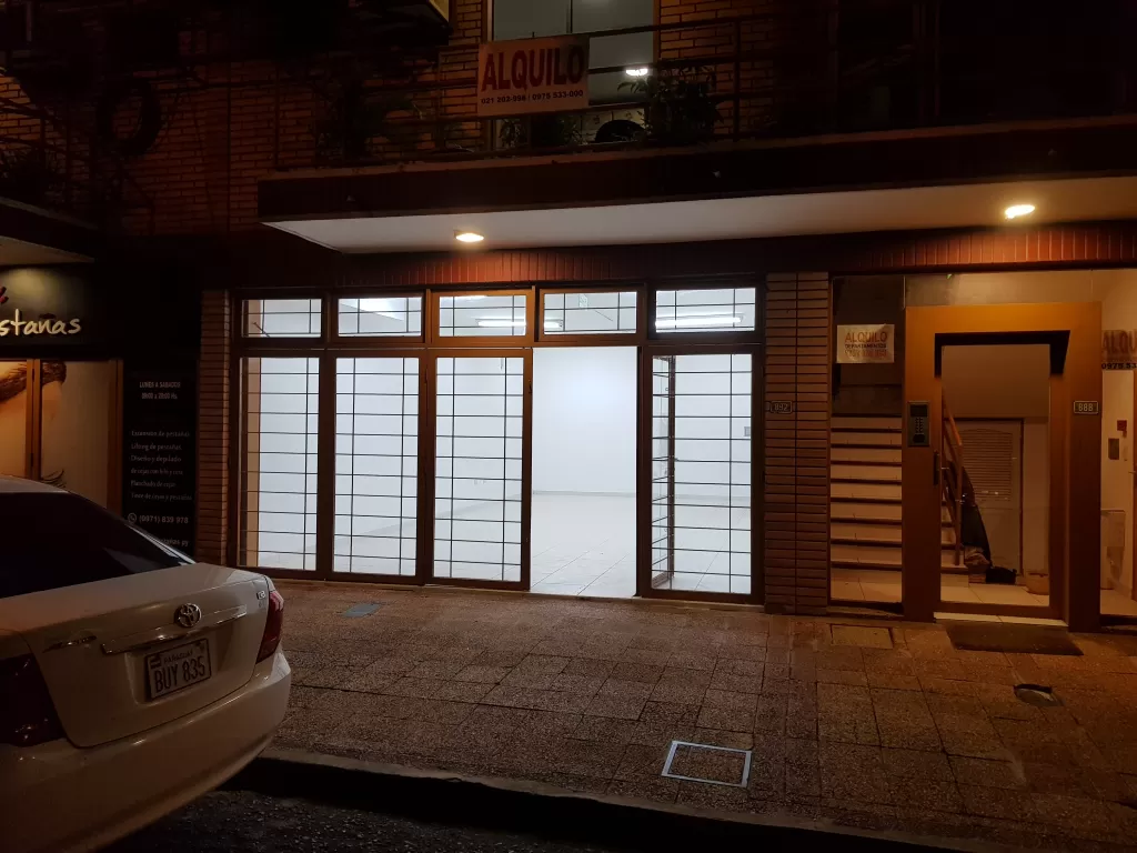 SALÓN COMERCIAL — foto 2