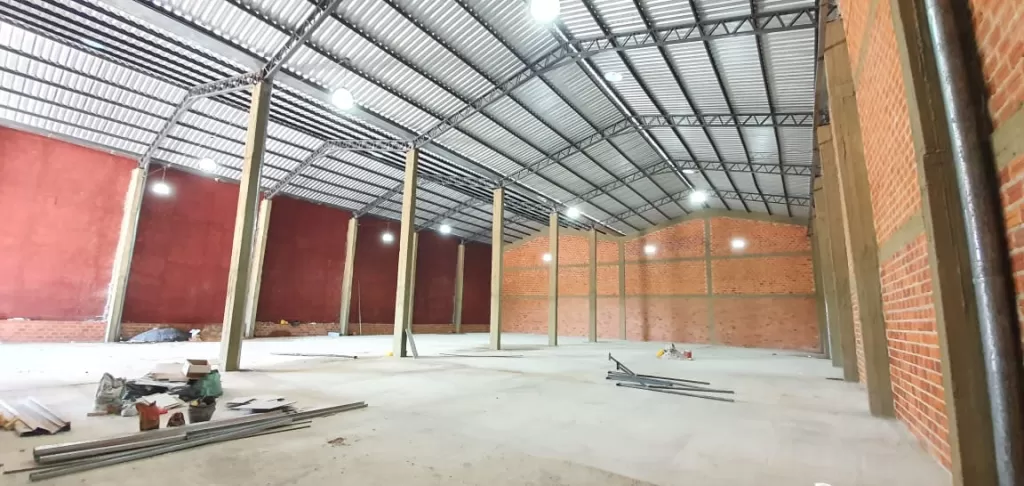 LOMA PYTA, TRANSCHACO: 920 M2, IMPECABLE DEPÓSITO + OFICINAS - 16.000.000 GS. — foto 3
