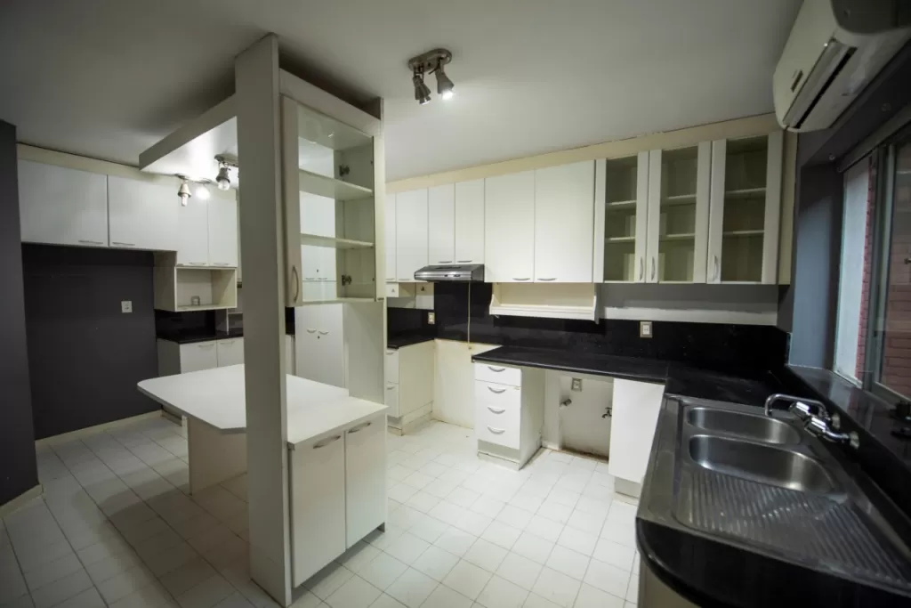 MANORÁ: HERMOSAS RESIDENCIA, 574 M2, 3 DORMITORIOS, JARDÍN, PISCINA, 580.000 USD. — foto 3