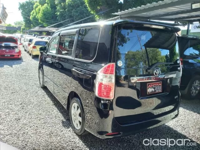Toyota Noah 2008 — foto 6