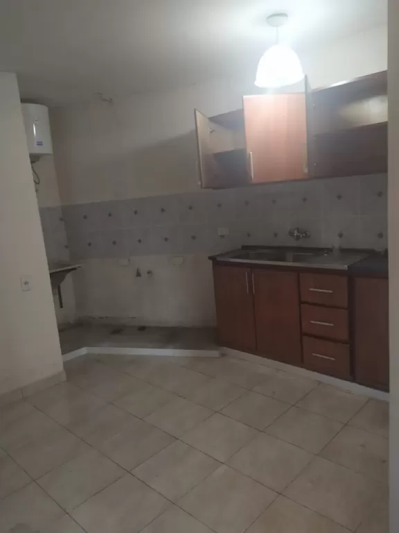 DEPARTAMENTO DE 2 DORMITORIOS EN CENTRO DE ENCARNACIÓN — foto 3