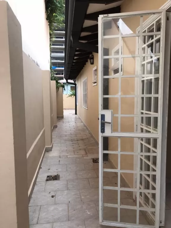 VENDO CASA CON EXCLUSIVA UBICACIÓN EN ASUNCION. Y5412. — foto 3