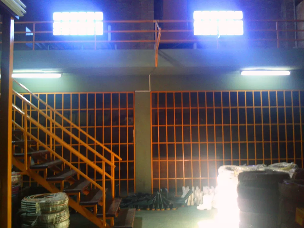 PROX. AVDA MME LYNCH (CIT): 1.130 M2 + OFICINAS, MAGNIFICO DEPÓSITO EN ALQUILER. — foto 2