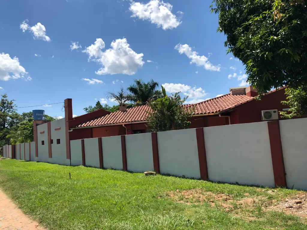 VENDO CASA EN CABALLERO - DPTO. PARAGUARI - 687 M2 DE SUPERFICIE - EXCELENTE UBICACIÓN — foto 2