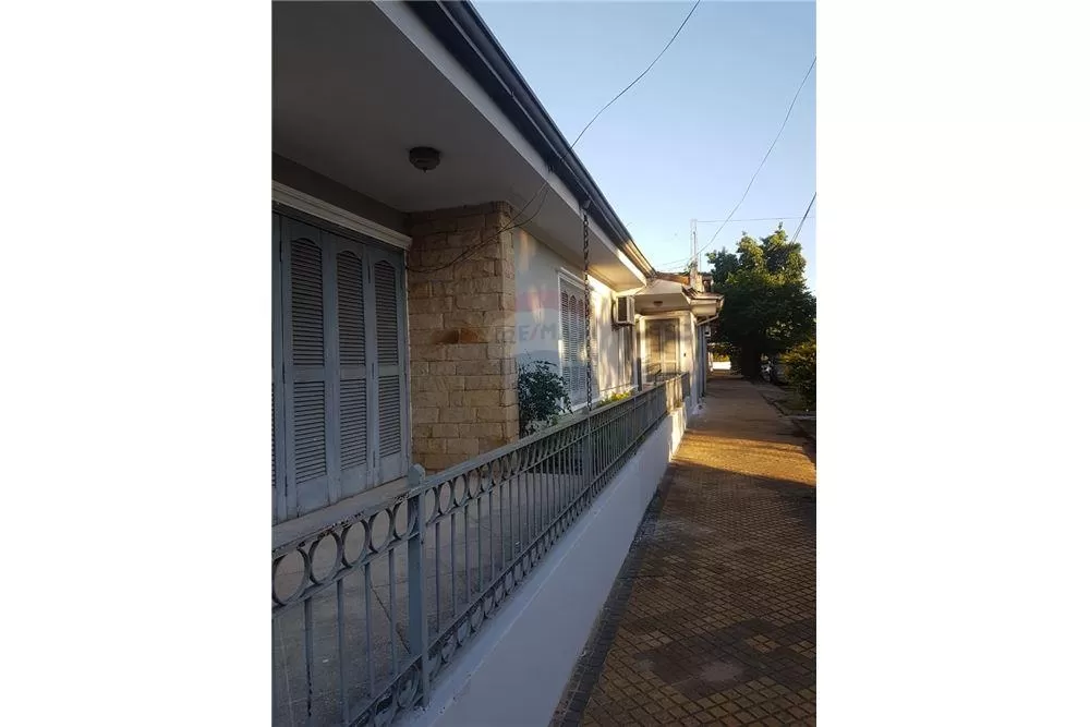 VENDO CASA EN SAJONIA ESQUINA — foto 2