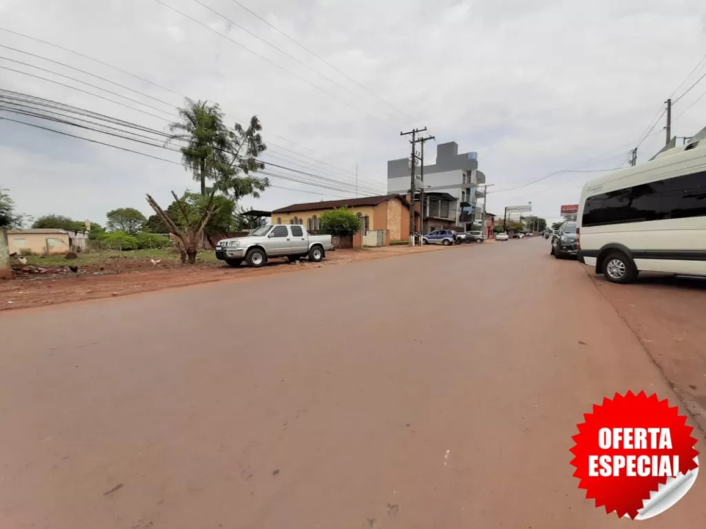 OFERTA!!! Centro de Hernandarias sobre Av. Comercial listo para transferir — foto 2