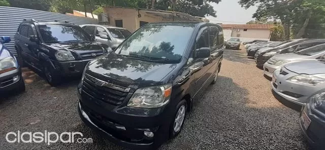 Toyota Noah 2002 - foto 2