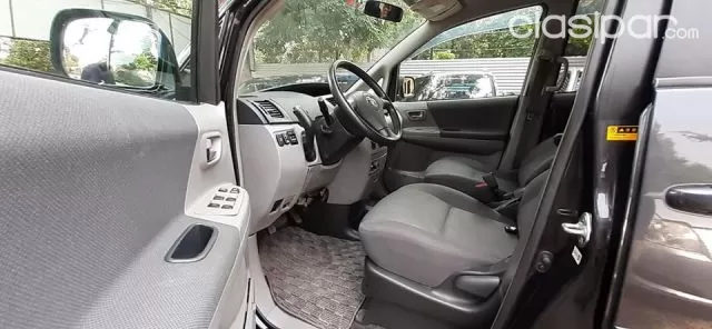 Toyota Noah 2002 — foto 4