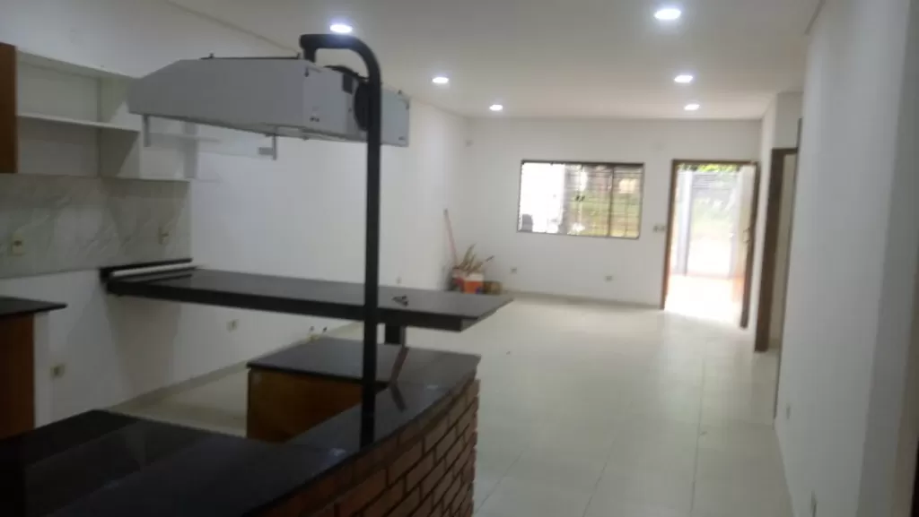 ALQUILO HERMOSO DUPLEX EN LAMBARE. ZONA COLEGIO SEK — foto 3