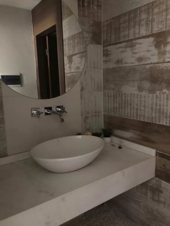 VENDO DEPARTAMENTO LUJOSO-EDIFICIO EL PRÍNCIPE — foto 2