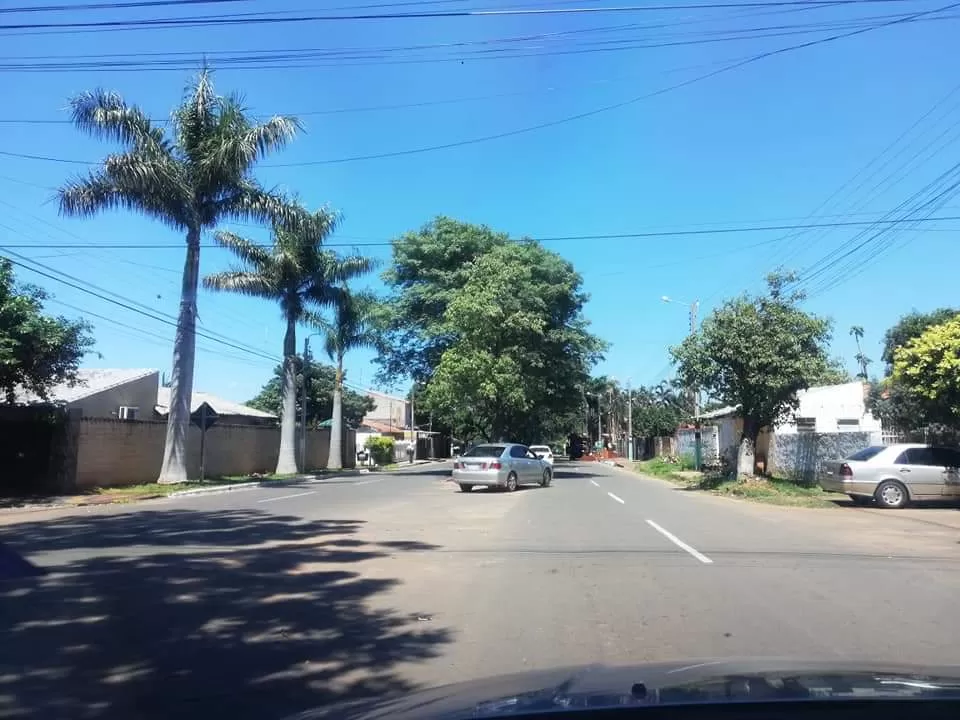 VENDO CASA EN LUQUE BARRIO MORA CUE COD 2825 PRECIO: 600.000.000 GS — foto 2
