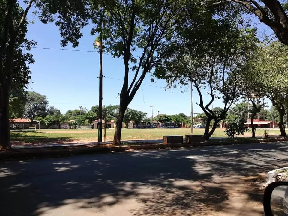 VENDO CASA EN LUQUE BARRIO MORA CUE COD 2825 PRECIO: 600.000.000 GS — foto 3