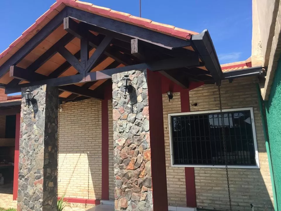 MR ALONSO AEROPUERTO: 360M2, IMPECABLE RESIDENCIA EN VENTA - 560.000.000 GS. — foto 2