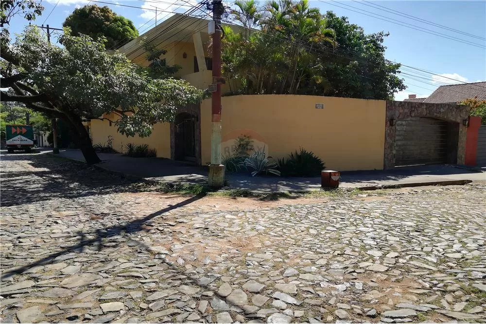 RESIDENCIA EN B° SAN VICENTE — foto 2