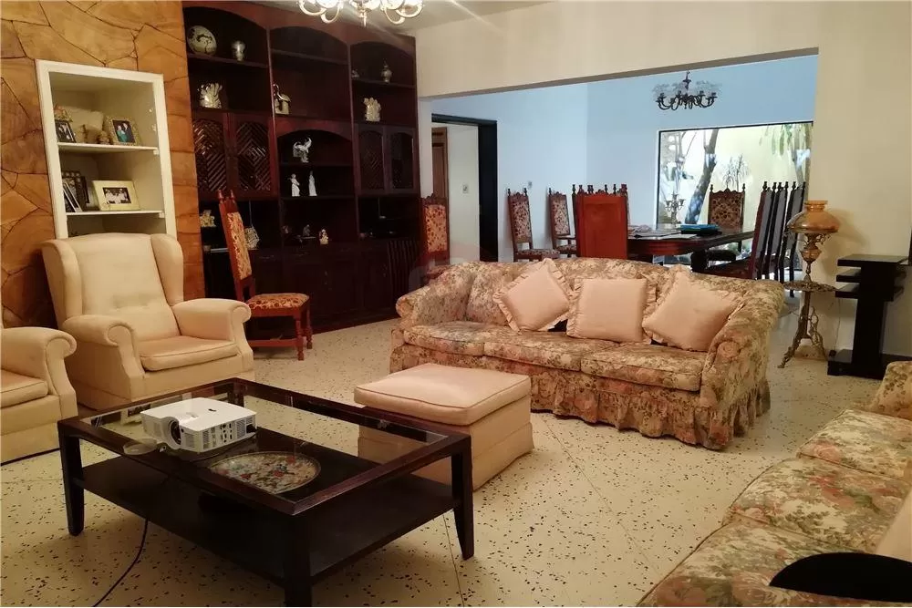 RESIDENCIA EN B° SAN VICENTE — foto 3