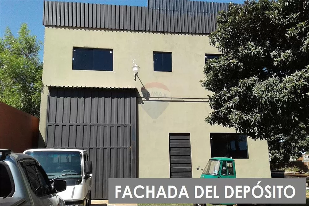 AMPLIO TERRENO CON DEPOSITO EN ZONA COMERCIAL — foto 2