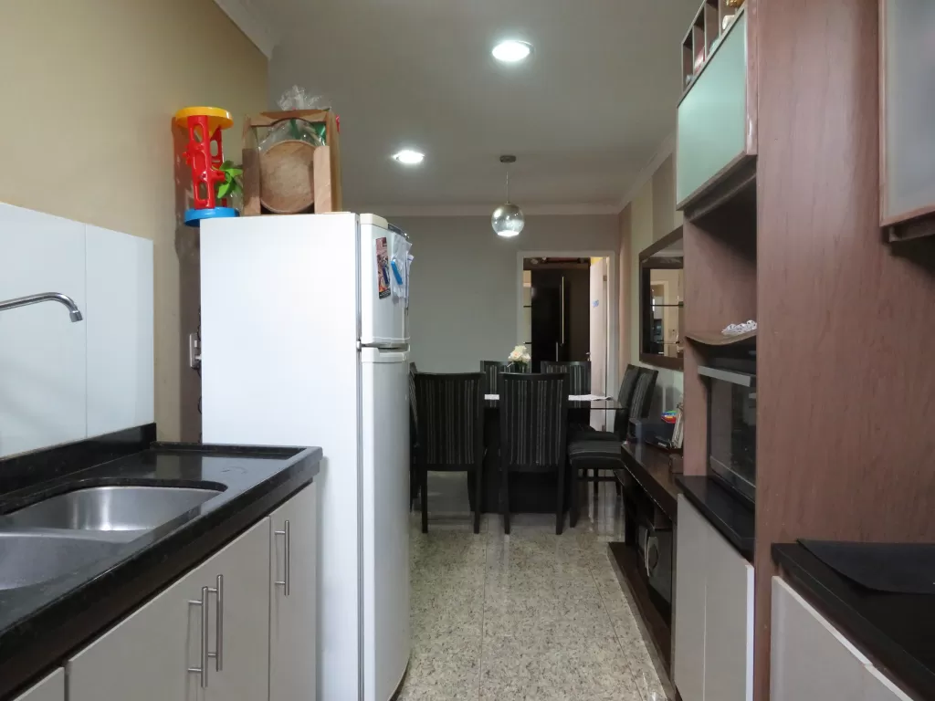 VENDO LUJOSA RESIDENCIA DE 02 HABITACIONES EN PLENO CENTRO DE PDTE. FRANCO! — foto 2