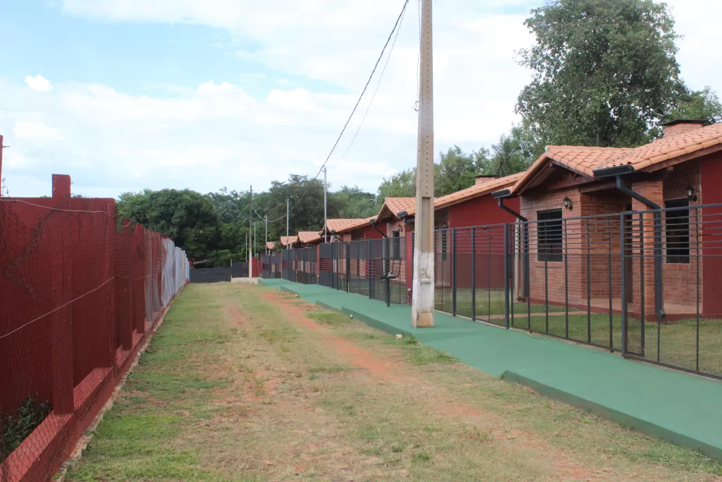 TERRENOS + CASAS TERMINADAS A CUOTAS — foto 3