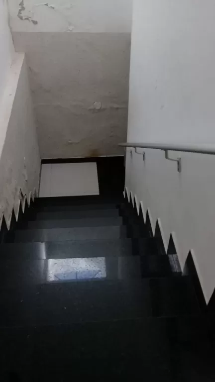 VENDO PROPIEDAD CON VIVIENDA Y 1 SALON COMERCIAL EN FDO. ZONA NORTE, SOBRE ASFALTO. Y5418. — foto 3