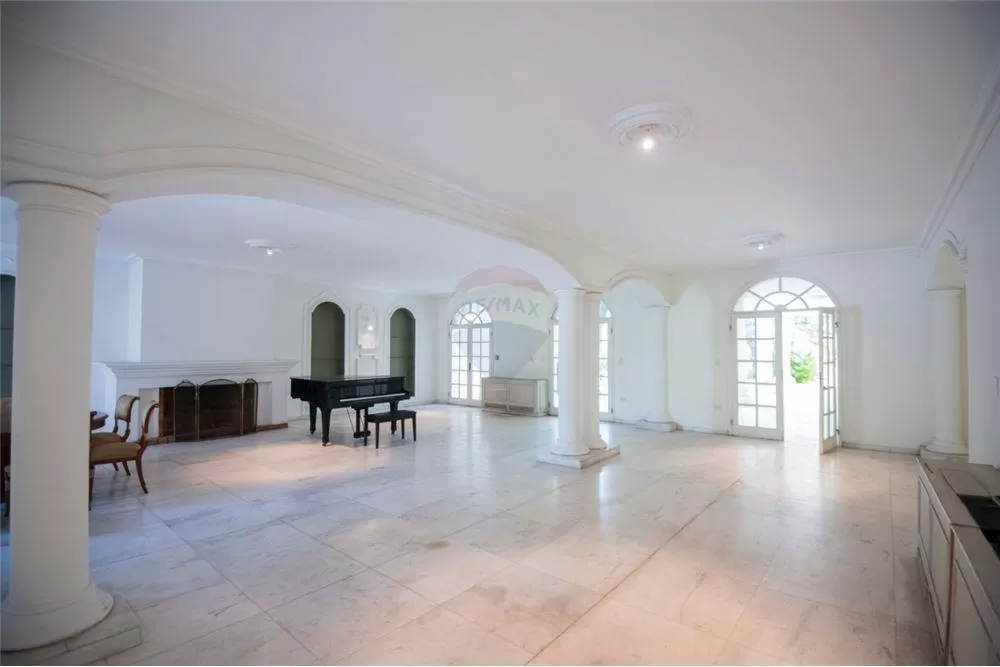 SE ALQUILA MANSIÓN EN LAS MERCEDES 4,400 USD — foto 3