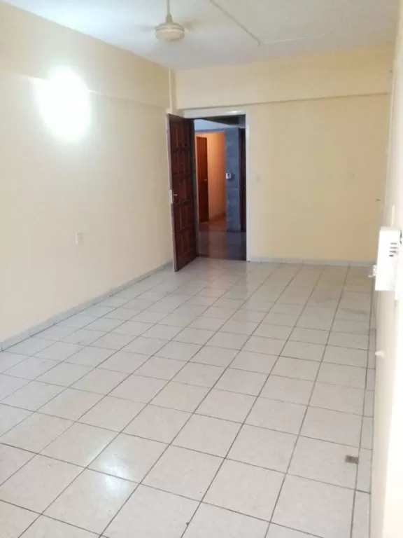 Alquilo hermoso departamento en el Barrio Nazareth sobre la Avenida República Argentina — foto 2