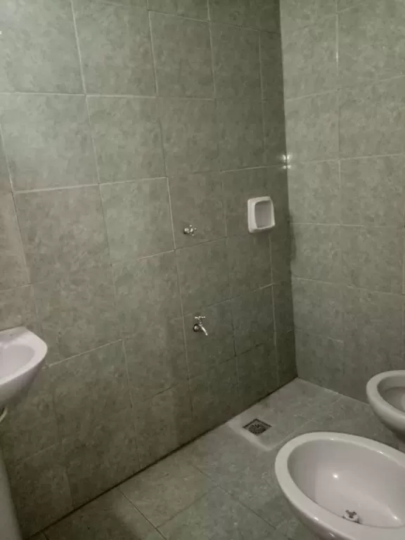Alquilo hermoso departamento en el Barrio Nazareth sobre la Avenida República Argentina — foto 3