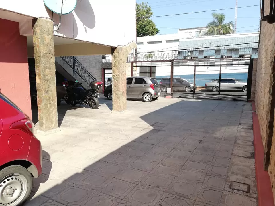 Alquilo departamento en el Barrio Vista Alegre próximo a la Avenida Fernando de la Mora — foto 2