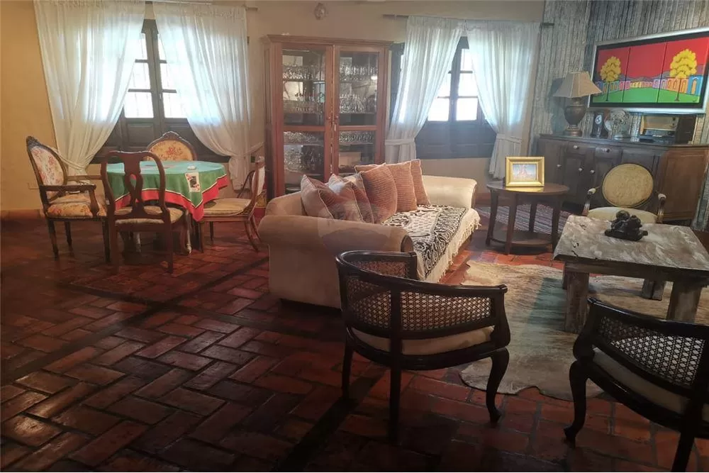 HERMOSA CASA EN BARRIO SAN JORGE 650,000 USD — foto 2