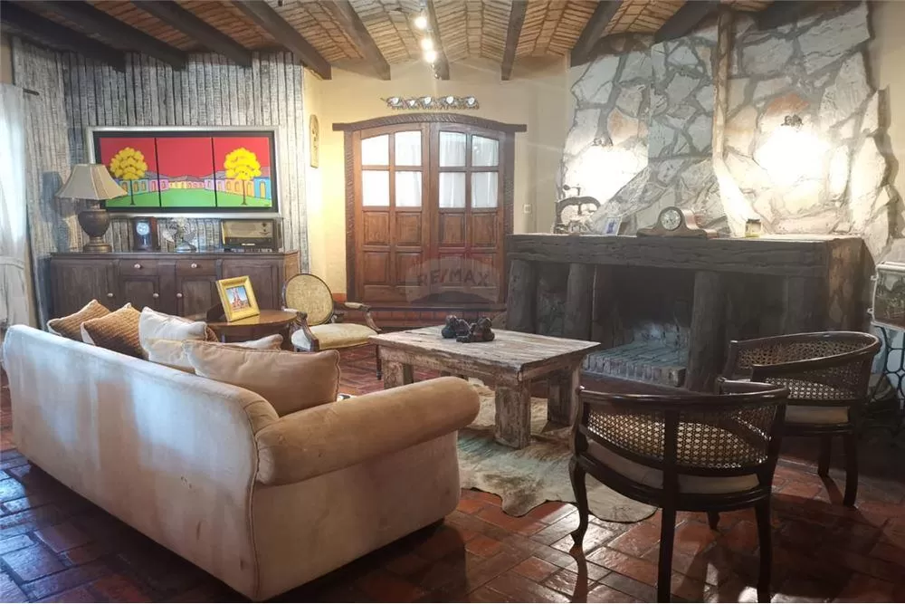 HERMOSA CASA EN BARRIO SAN JORGE 650,000 USD — foto 3
