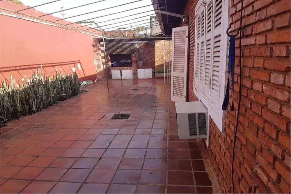 VENDO CASA EN ESQUINA BARRIO CIUDAD NUEVA!!! 380,000 USD — foto 3