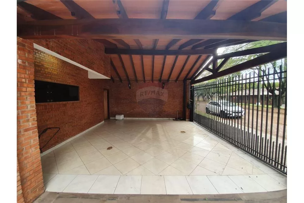 HERMOSA RESIDENCIA EN FDO — foto 3