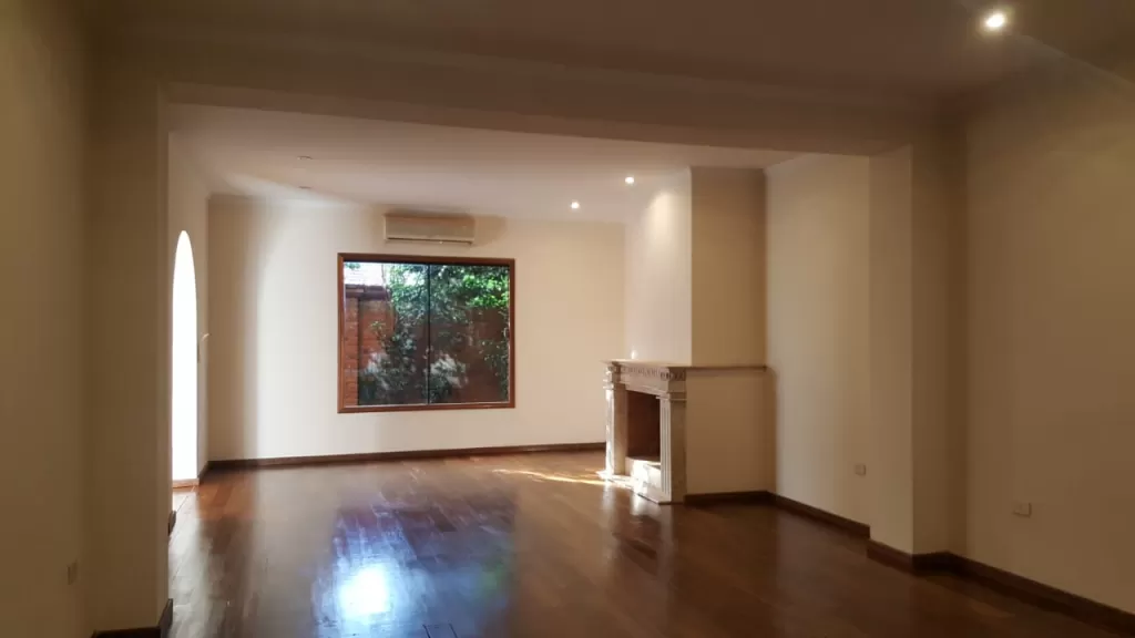 LOS LAURELES: ELEGANTE RESIDENCIA EN ALQUILER, 3 DORMITORIOS, JARDÍN, PISCINA, 3.500 USD — foto 3