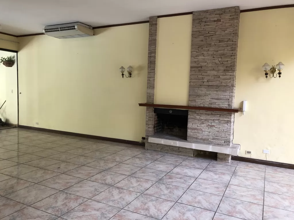 VENDO CASA BARRIO LAS MERCEDES — foto 3