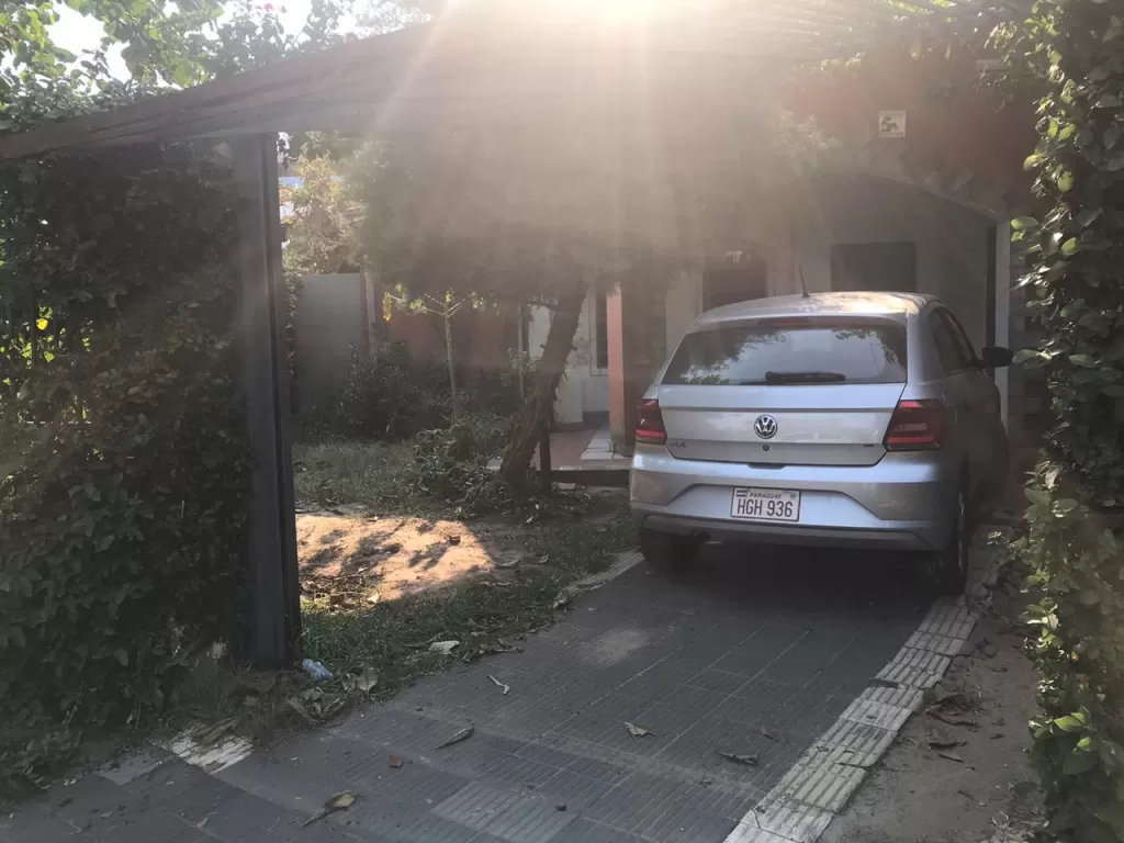 VENDO AMPLIA CASA CON SALIDA SOBRE MADAME LYNCH Y DENTRO DEL GRUPO HABITACIONAL AEROPUERTO — foto 3