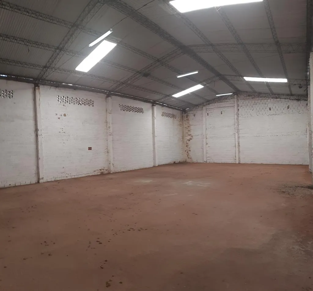 LIMPIO SOBRE RUTA 3: AMPLIO DEPÓSITO DE 2000 m2 SOBRE 8000 m2 DE TERRENO EN ESQUINA! — foto 3